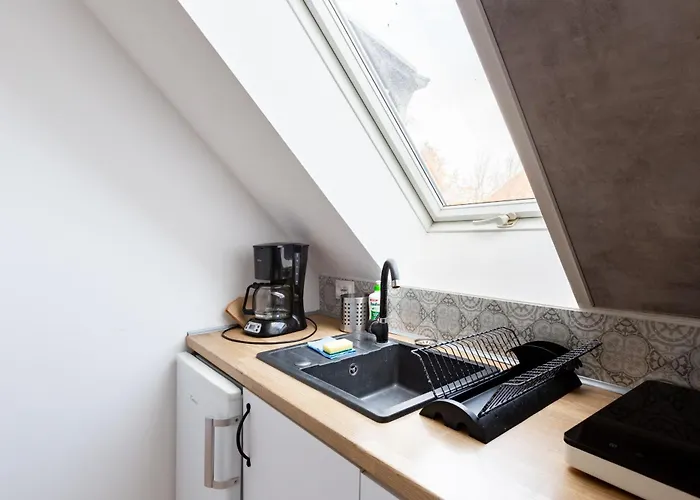 Seaside Vista By Bookinghost *